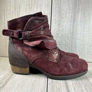 Merrell Women's Shiloh Li Burgundy Gold Suede Ankle Booties Women’s Size 8.5